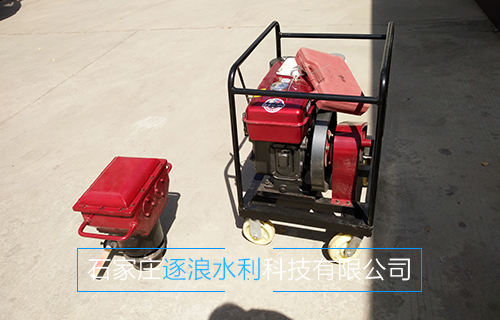  利用防汛氣動打樁機全力以赴，做好各個工地打樁需求