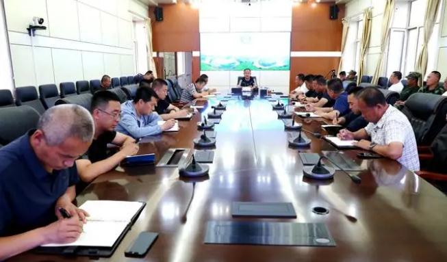 阿木爾林業(yè)局召開夏季森林防火，林下資源管理工作部署會(huì)議